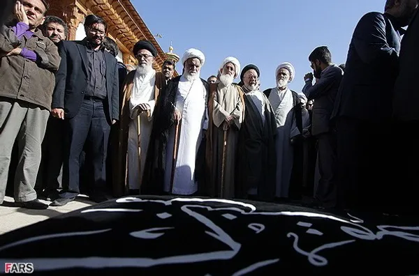 مراسم تشییع همسر آیت الله حائری شیرازی