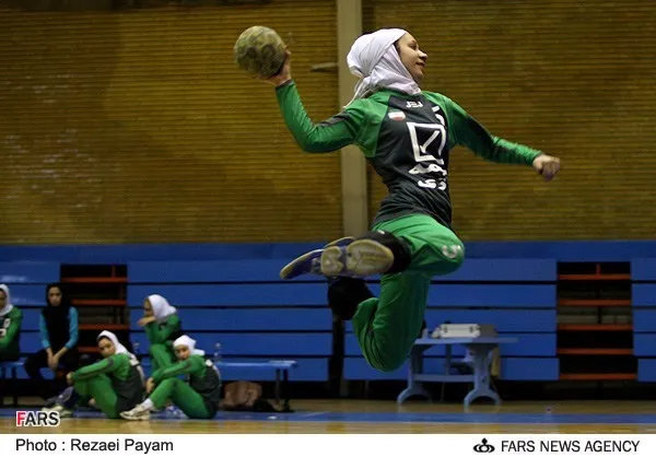 دیدار تیم&zwnj;های هندبال بانوان بیمه رازی و شهرداری تبریز
14 بهمن 1391