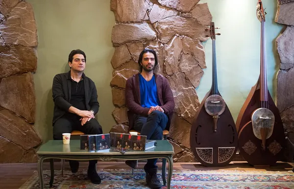 همایون شجریان در مراسم رونمایی از آلبوم جدیدش بیان کرد: آلبوم &laquo;چه آتش&zwnj;ها&raquo; مربوط به کنسرت پاییز سال ۹۰ است که سازبندی خاص خود را داشت و بازتاب&zwnj;های متفاوتی هم از سوی مخاطبان دریافت کردیم و امیدوارم این آلبوم مورد استقبال مخاطبان قرار گیرد/ایسنا
