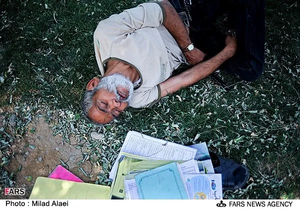 حضور معتادان به مواد مخدر در محله دروازه غار تهران