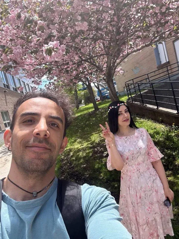 سلفی مهدی پورباقی با همسرش