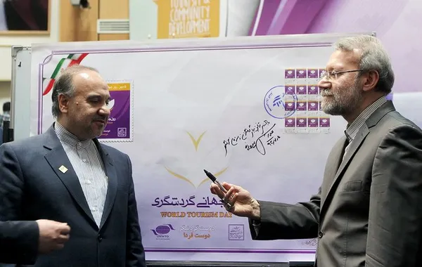 آیین روز جهانی جهانگردی روز شنبه با حضور علی لاریجانی، رئیس مجلس شورای اسلامی و مسعود سلطانی فر رئیس سازمان میراث فرهنگی، صنایع دستی و گردشگری در سالن اجلاس سران کشورهای اسلامی برگزار شد. /IRNA