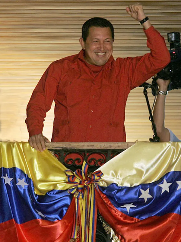 16 آگوست 2004: جشن پیروزی مجدد هوگو چاوز با کسبی بیش از 58 درصد آرا