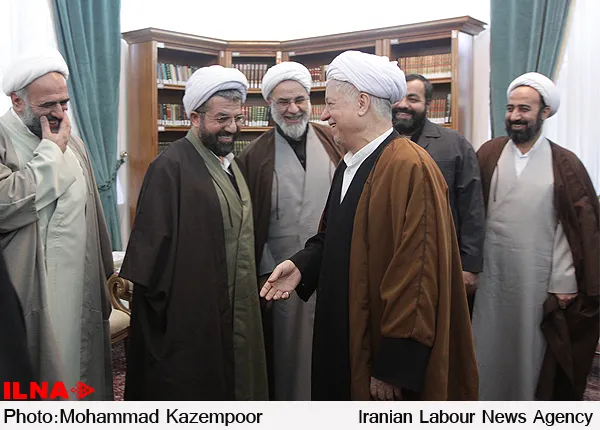دیدار جمعی از اعضای مؤسسه تنظیم و نشر آثار امام خمینی (ره) با آیت الله هاشمی رفسنجانی