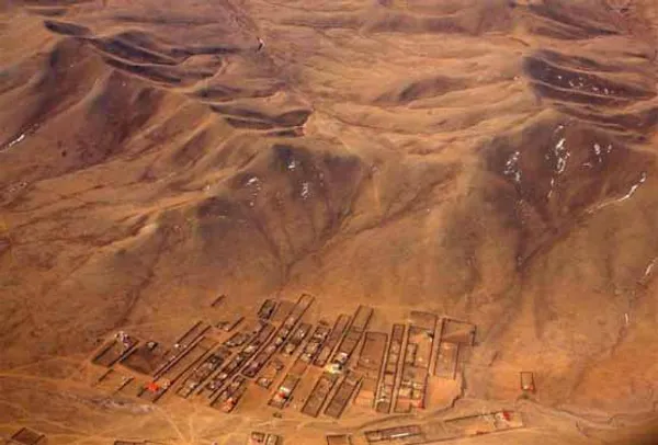 
بخش&zwnj;&zwnj;های شمالی و غربی مغولستان را کوهستان پوشانده که تابستان&zwnj;های بسیار خنکی برای این کشور به همراه آورده است؛ در اینجا تصویر روستایی در پناه کوه&zwnj;های شمالی مغولستان را می&zwnj;&zwnj;بینید.
REUTERS/David Gray
18
