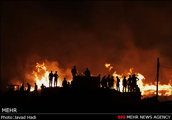 آتش سوزی در انبار چوب واقع در ابتدای جاده ساوه بامداد روز چهار شنبه انبار چوب را از بین برد.
سه&zwnj;شنبه 19 شهریور 1392
