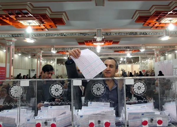 انتخابات هشتمین دوره هیات نمایندگان اتاق بازرگانی، صنایع، معادن و کشاورزی تهران روز دوشنبه در محل سالن میثاق مصلی امام خمینی (ره) تهران برگزار شد./IRNA
