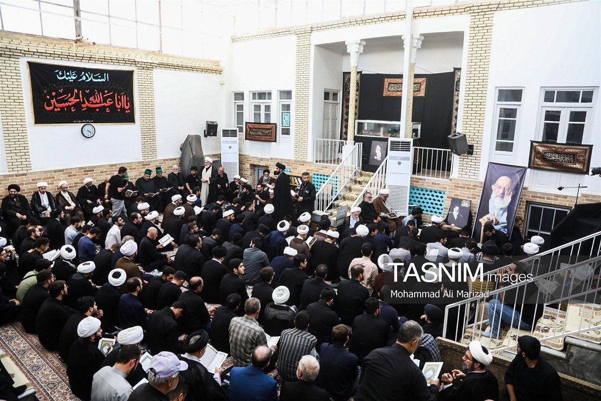 مراسم وداع با پیکر آیتالله شبیری زنجانی مراسم وداع با پیکر آیتالله شبیری زنجانی