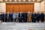 عکس: حضور امروز  احمدی نژاد در حرم امام راحل