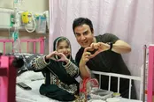 عمو پورنگ در مرکز طبی کودکان + عکس