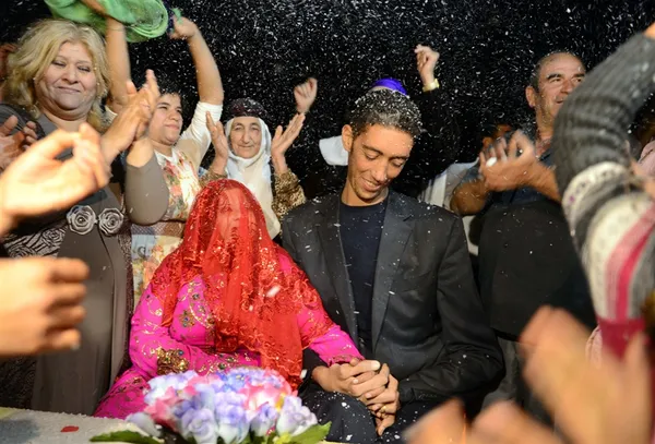 مراسم حنابندان بلند&zwnj;قد&zwnj;ترین مرد جهان&zwnj; Ibrahim Yukut / Anadolu Agency via Getty Image