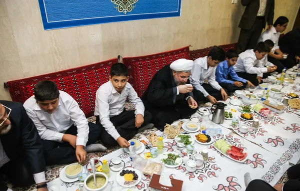 مراسم افطار رییس جمهور در جمع ایتام/ISNA
