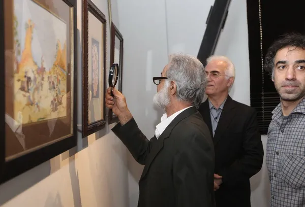 نخستین نمایشگاه هنرمندان و پیشکسوت و شاخص صنایع دستی استان تهران امروز سه شنبه در محل باغ موزه قصر افتتاح شد./IRNA
