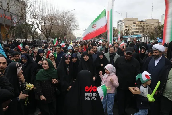 حضور خانواده شهید سلیمانی در راهپیمایی امروز ۲۲ بهمن