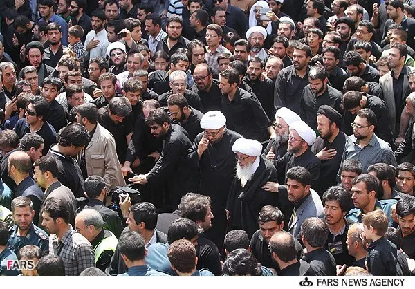 عزاداری و پیاده&zwnj;روی آیت الله وحید خراسانی از مراجع عظام تقلید در قم