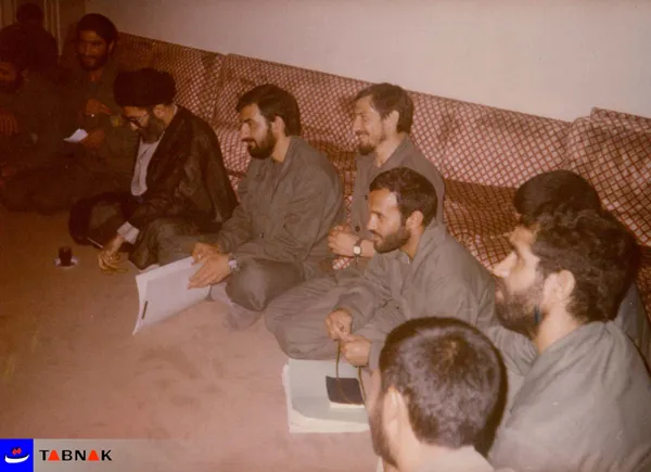 دیدار فرماندهان جنگ با مقام معظم رهبری در خرداد 1362 ـ تهران ـ نهاد ریاست جمهوری
برادران؛ محسن رضایی ـ رحیم صفوی و رشید
