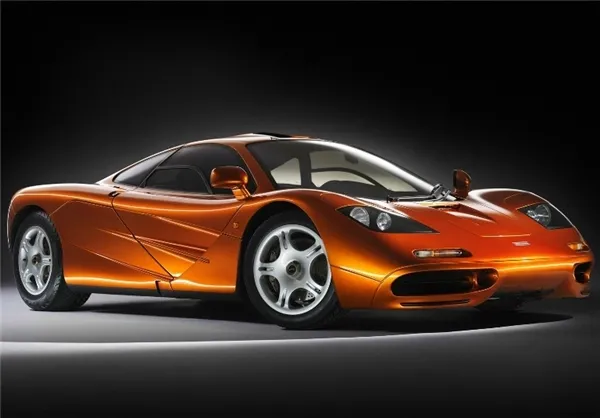 McLaren F1  پرسرعت&zwnj;ترین ماشین در جهان با حداکثر سرعت 386.7 کیلومتر در ساعت.