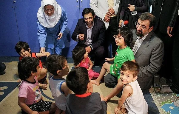 حضور دبیر مجمع تشخیص مصلحت نظام در شیرخوارگاه آمنه/TASNIM
