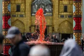 عکس: حوض صحن آزادی حرم امام رضا (ع) رنگ خون گرفت