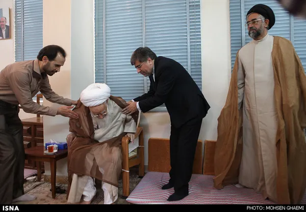 وزیر فرهنگ و ارشاد اسلامی صبح امروز با مراجع عظام قم دیدار و همچنین به زیارت حرم حضرت معصومه (س) رفت.
پنجشنبه 21 شهریور ماه 1392
