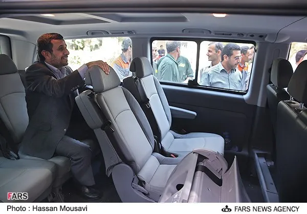 بازگشت محمود احمدی نژاد به دانشگاه علم و صنعت
یکشنبه 17 شهریور ماه 1392
