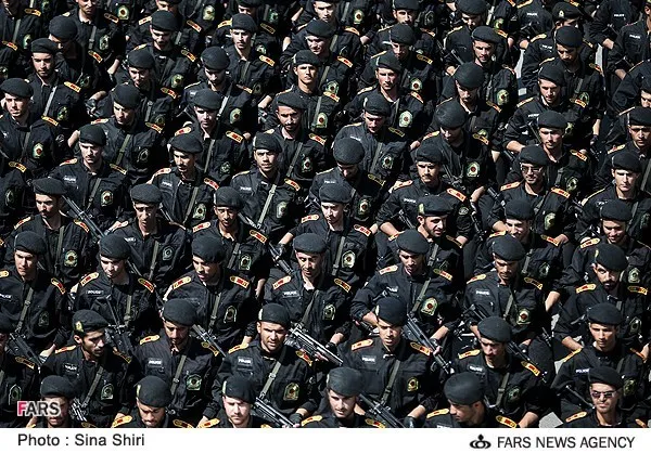 اجرای مانور مشترک یگان ویژه در مراسم بازدید وابستگان نظامی از دانشکده علوم انتظامی
دوشنبه 8 مهر
