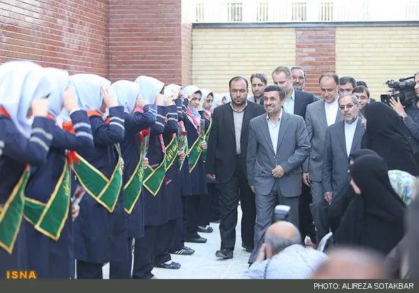 آيين بازگشايي مدارس سراسر كشور با حضور رییس جمهور