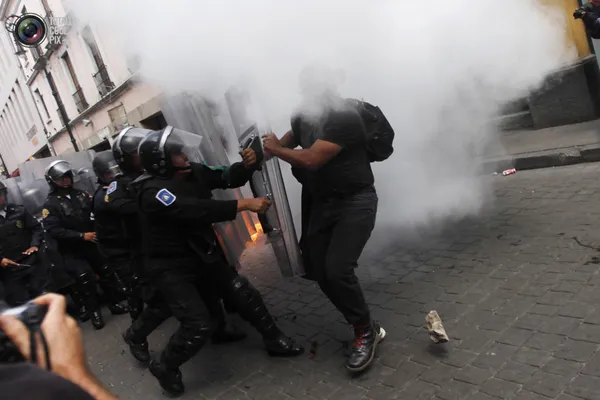 مکزیکوسیتی، مکزیک: درگیری پلیس با معلمان معترض
EDGARD GARRIDO/REUTERS
