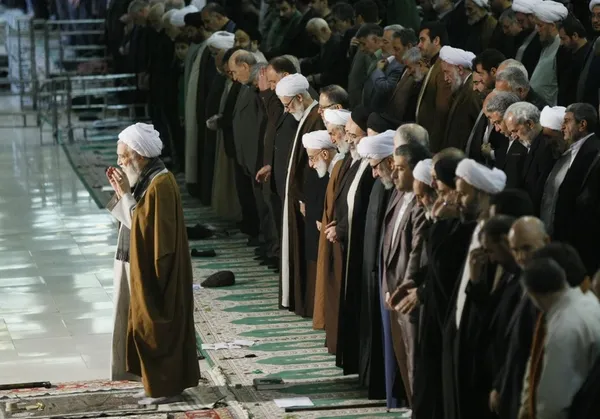 نماز جمعه این هفته تهران به امامت آیت الله محمدعلی موحدی کرمانی در مصلای امام خمینی (ره) برگزار شد./IRNA
