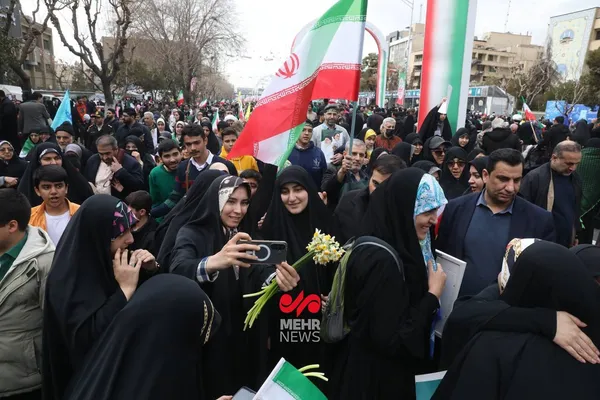 حضور خانواده شهید سلیمانی در راهپیمایی امروز ۲۲ بهمن