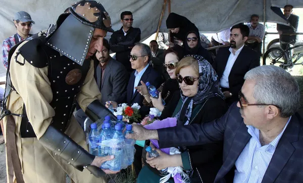 سفرای ۹ کشور خارجی در سفر دو روزه به استان زنجان از اماکن تاریخی و گردشگری (موزه مردان نمکی، موزه رختشویخانه و (گنبد سلطانیه) بازدید کردند. /IRNA

