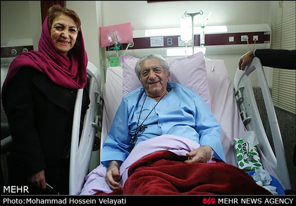 عزت&zwnj;الله انتظامی به دلیل مشکلات تنفسی و ریه در بیمارستان بستری &zwnj;است.