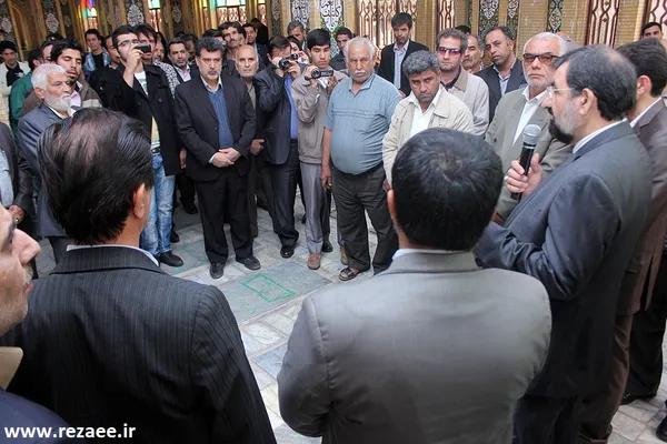 دبیر مجمع تشخیص مصلحت نظام در مراسم استقبال مردم از وی که در ورودی گرمسار انجام شد، گفت: همواره در صحنه&rlm;های مختلف علمی و فناوری ثابت شده است که جوانان ایرانی می&rlm;توانند به خوبی بدرخشند و طرح&rlm;های خود را در عرصه&rlm;های گوناگون به مرحله اجرا برسانند.