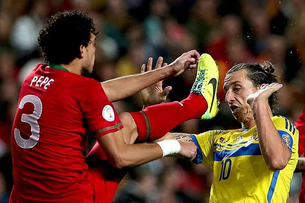 Ibrahimovic v Ronaldo