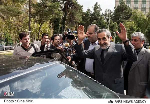 علی اکبر ولایتی هم یکی دیگر از کاندیداهای انتخاباتی است که در این هفته علاوه بر کنفرانس خبری روز یکشنبه دیدار و گفت و گوهای فراوانی داشته است.
یکشنبه 18-01-92
