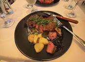 خانه استیک ایرانی در نیویورک با رزرو شش ماهه!