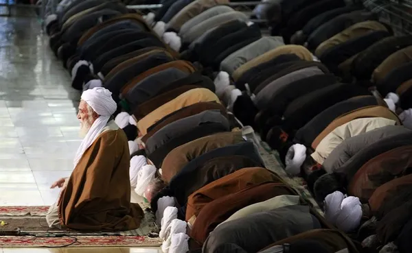 نماز جمعه این هفته تهران به امامت آیت الله محمدعلی موحدی کرمانی در مصلای تهران اقامه شد./IRNA

