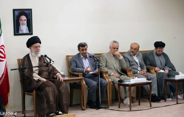افطاری رهبر انقلاب و دولت