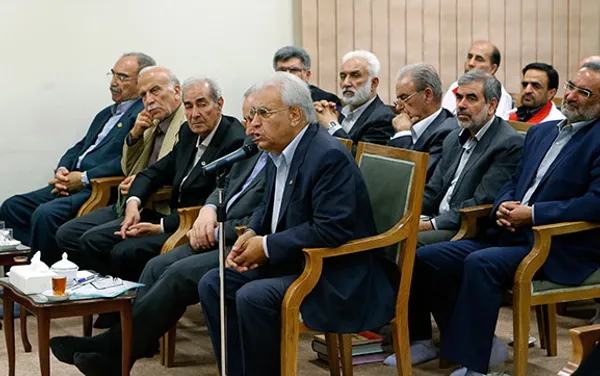 اعضاى هیأت مدیره جامعه خیرین مدرسه&zwnj;ساز صبح روز شنبه با حضرت آیت الله خامنه ای، رهبر معظم انقلاب دیدار کردند. /Leader O W
