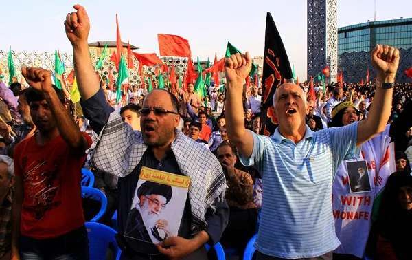 اجتماع بزرگ &laquo;لبیک&raquo; در حمایت از اسلام ناب محمدی (ص) و بقاع متبرکه عصر سه شنبه در میدان امام حسین(ع) تهران برگزار شد./ TABNAK
