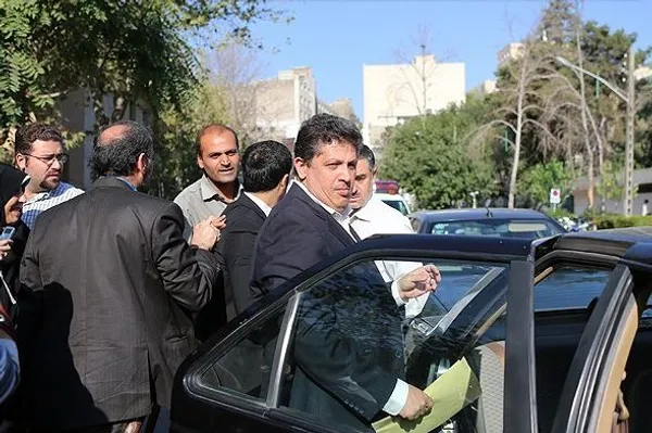 مهدی هاشمی رفسنجانی صبح روز دوشنبه در دادگاه انقلاب اسلامی حضور پیدا کرد./FNA
