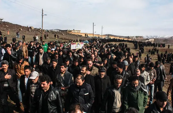 مراسم تشییع پیکر شهید جعفر سعیدی صبح روز یکشنبه با حضور گسترده مردم در روستای استان قزوین برگزار شد./MNA
