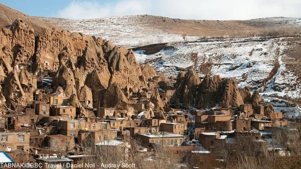 روستای بنا شده بر روی سنگ و صخره