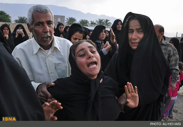 خاکسپاری کشته شدگان زلزله در شهرستان خرموج
پنجشنبه 22-01-92
