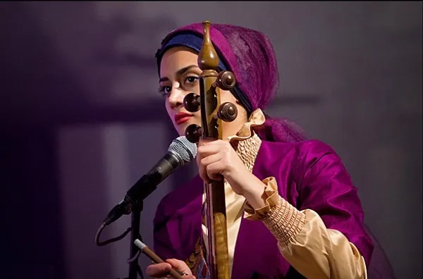 گروه موسیقی نواحی رستاک، جمعه شب  در رستمکلا بهشهر به اجرای کنسرت پرداختند./MEHR