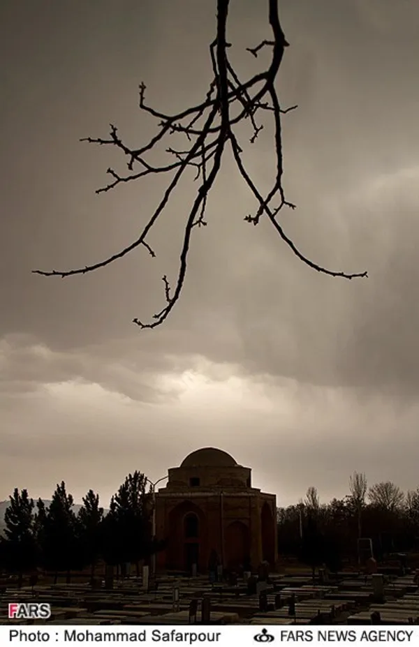 بنای تاریخی چهارطاقی "مقبره تیموری" در روستای زیارت حومه شهرستان شیروان