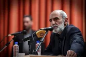شریعتمداری: خیلی زود دیر می‌شود!