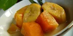خوراک Kolak: این خوراک نیز نوعی دسر میوه‌ای تشکیل شده از شیرنارگیل، برگ میوه پاندانوس (pandanus leaf) و میوه هایی، چون جک فروت یا موز است و مسلمانان کشور اندونزی درماه رمضان از این خوراک استفاده می‌کنند.