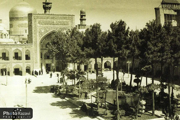 صحن آزادي (صحن نو) سال 1346 هجري شمسي