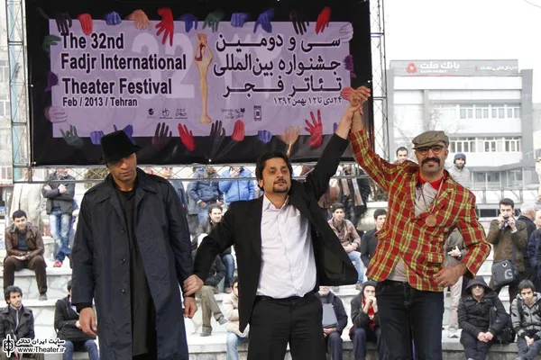 سالهای دور از خانه، کارگردان: محمد زوار بی ریا 